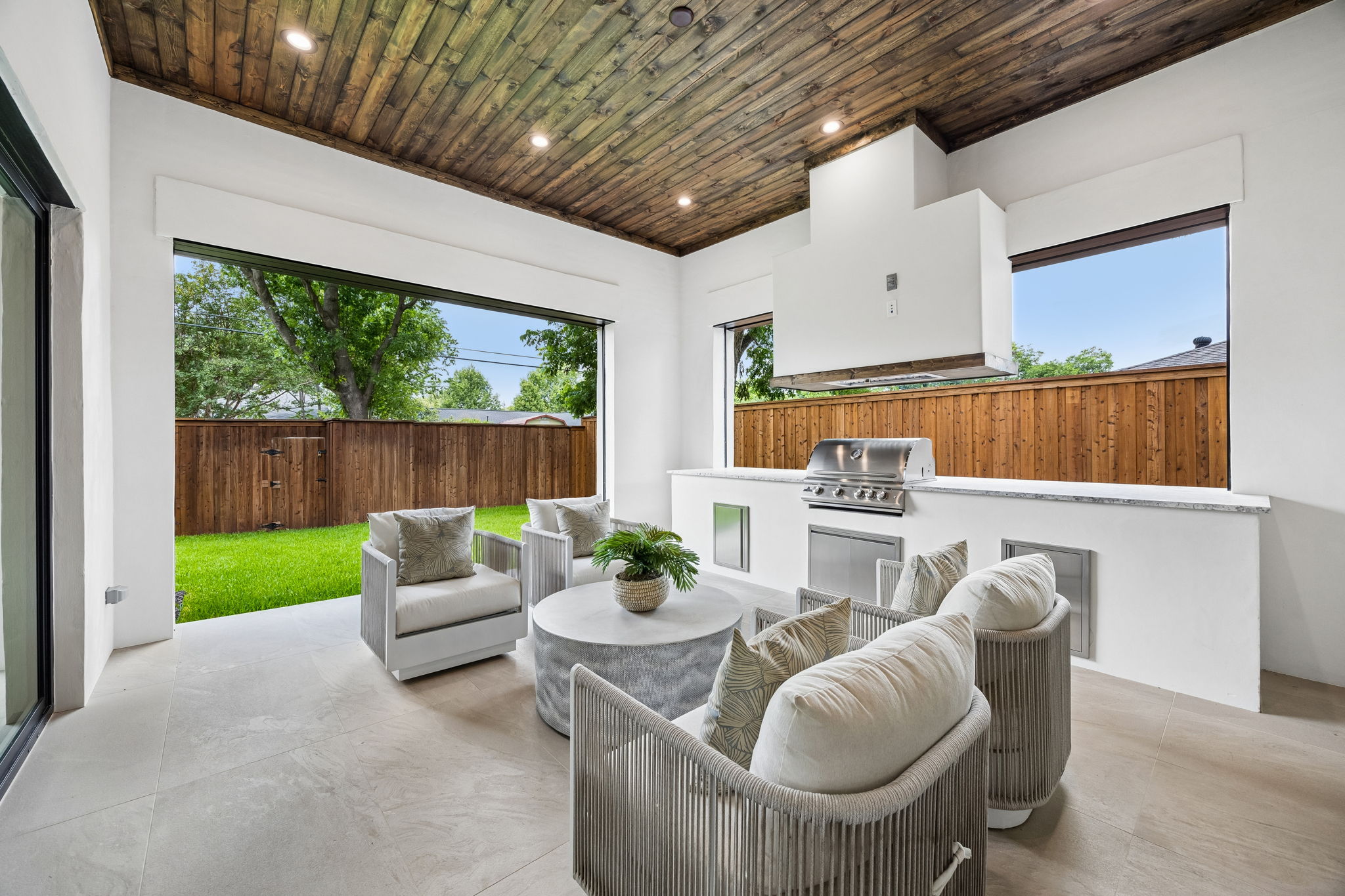 Covered back patio at 9939 Ontario Lane Dallas